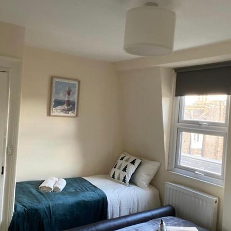Lovely Private Rooms In Camden, Central London Exterior photo